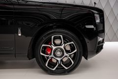 Cullinan BLACK BADGE BLACK/RED 4 SEATER STARS