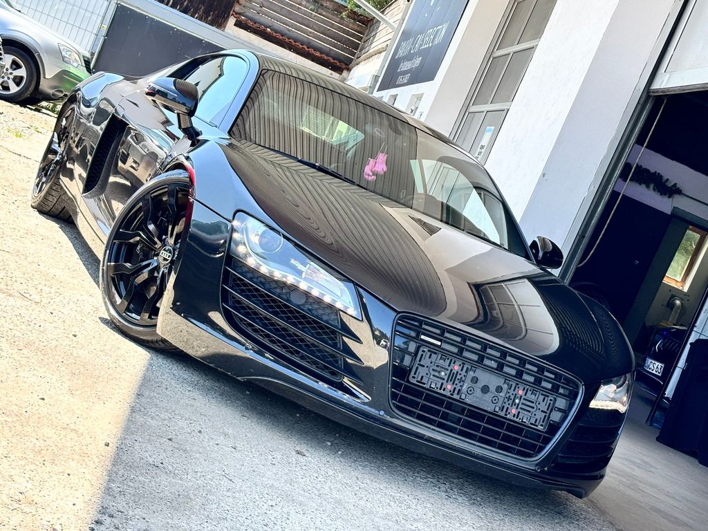 Audi R8