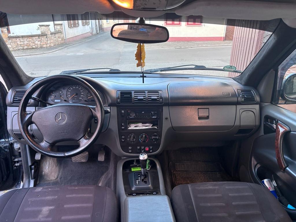 Mercedes-Benz ML 320