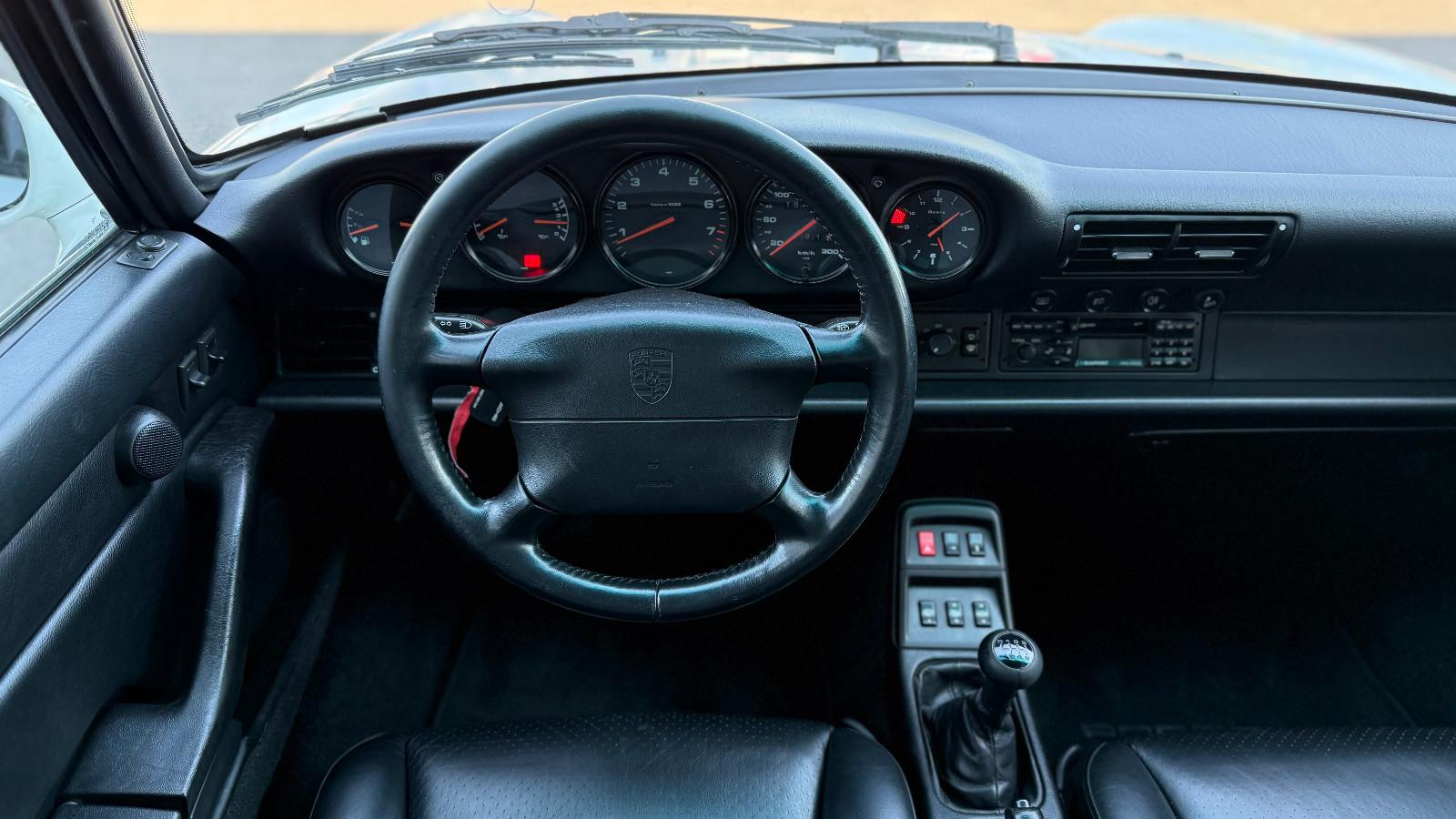 Porsche 993 Carrera C2 Coupé Schalter SSD,GrandPrix weiß