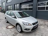 Ford Focus Turnier Sport*1.HAND*8-FACH*AHK*TOP - Ford Focus mit Benzin-Antrieb: Kombi, 1.8