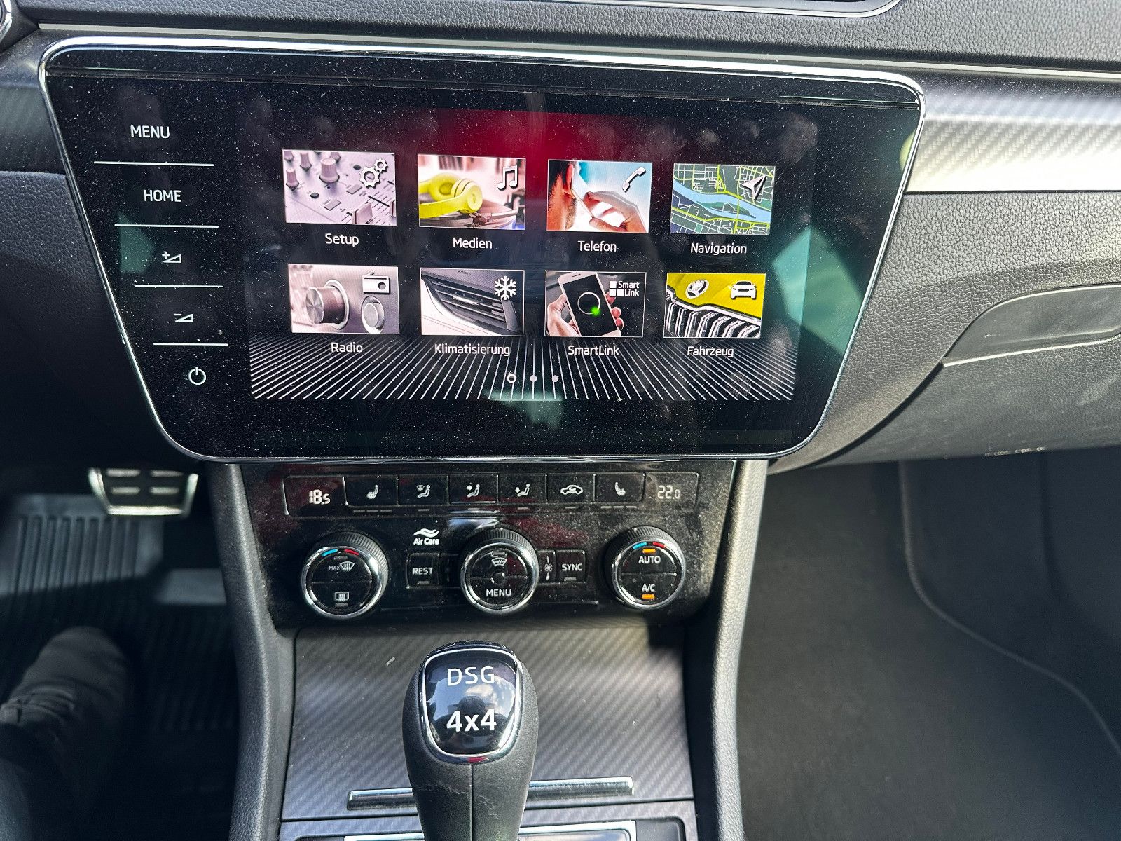 Fahrzeugabbildung SKODA Superb Combi Sportline 4x4