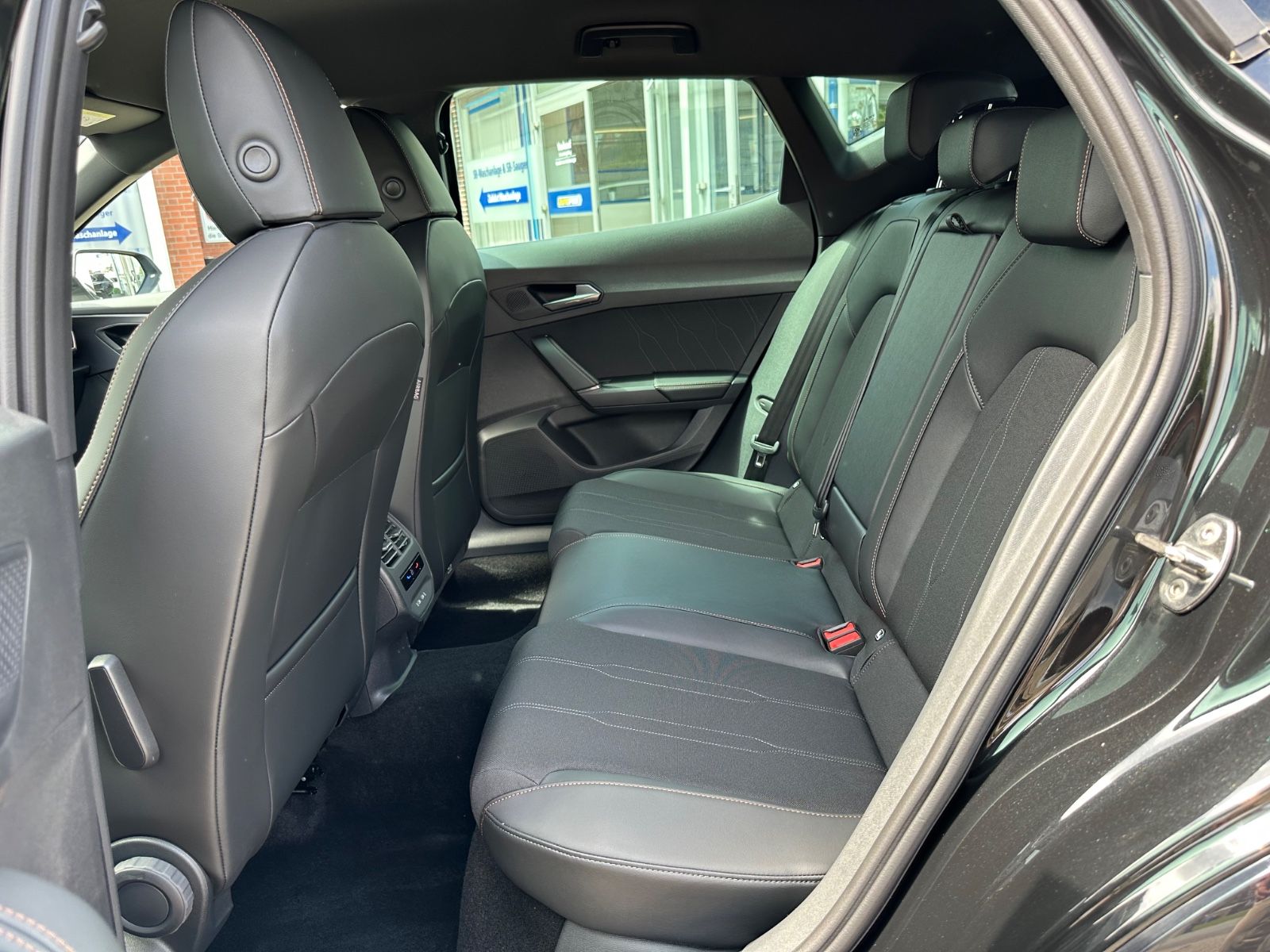 Fahrzeugabbildung CUPRA Formentor 1.5 eTSI DSG ACC/AHK/LED/SHZG/CarPlay