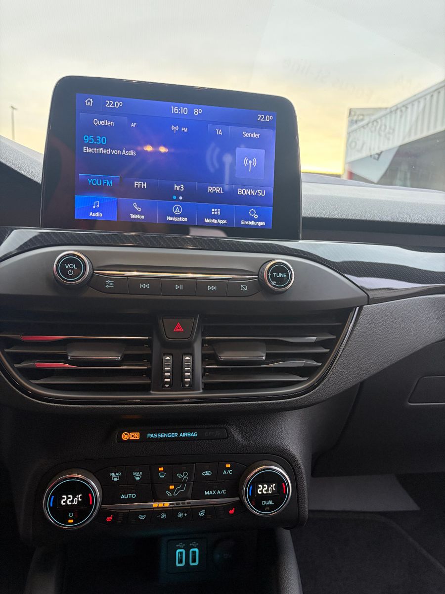 Fahrzeugabbildung Ford Focus 1,5 EcoBlue 88kW ST-Line X Turnier