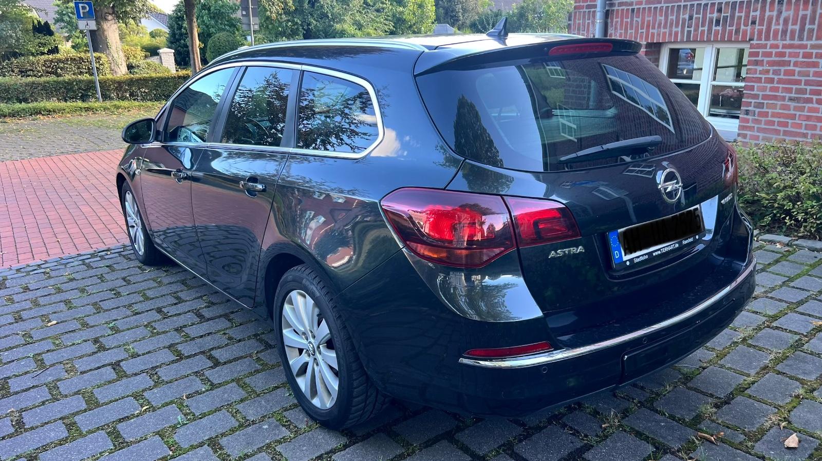 Opel Astra 2014 — engine 1.686 cm³, 110 HP (81kW)