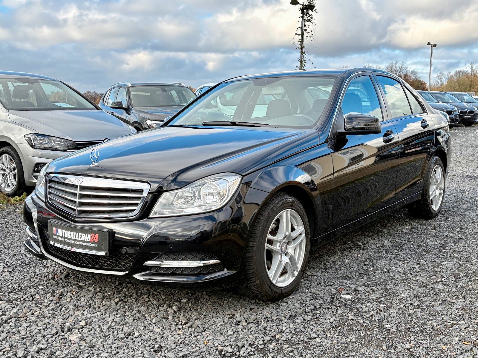 Fahrzeugabbildung Mercedes-Benz C 180 CGI Limo Classic Aut. Navi el. Sitze SPORT