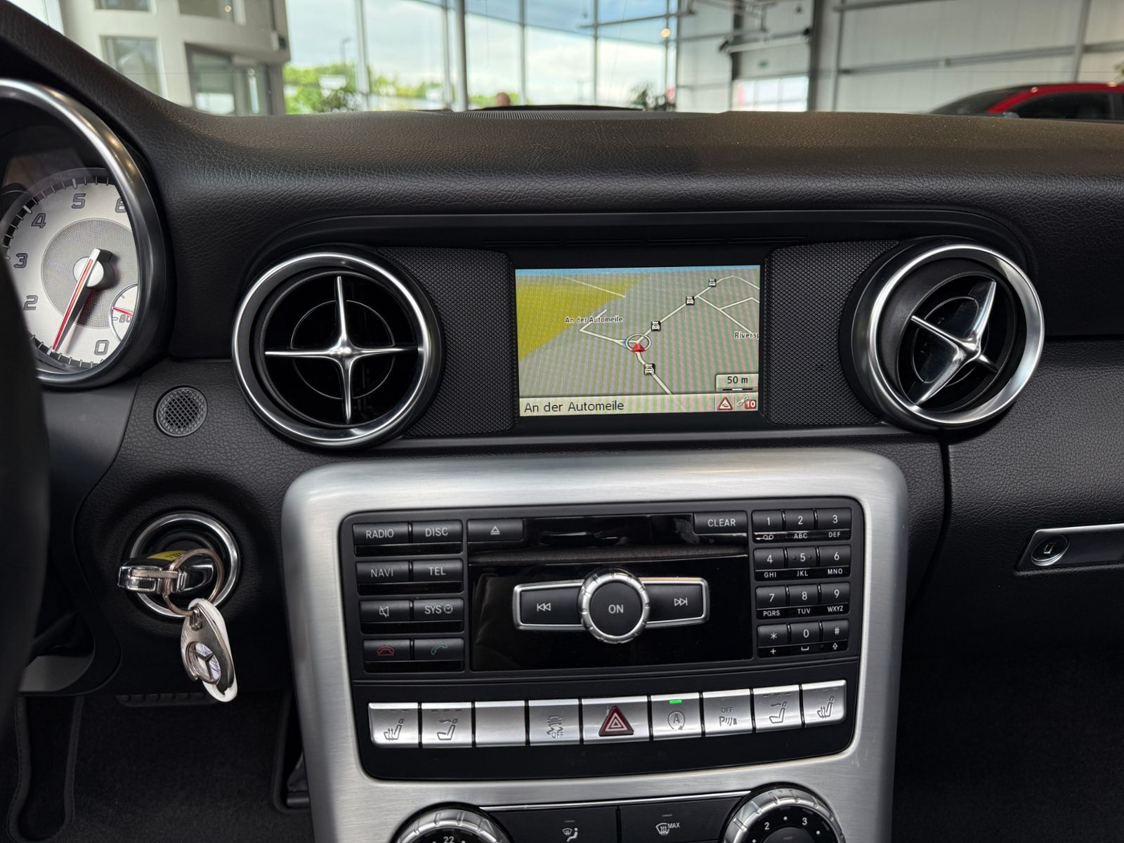Fahrzeugabbildung Mercedes-Benz SLC 200 NAVI AIRSCARF ALU