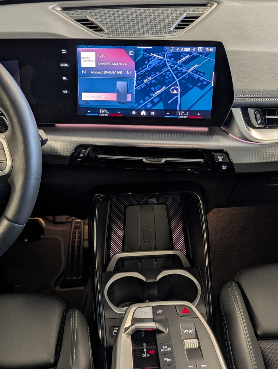 BMW X1 18 d M-Sport Pano Premium-Travel-Paket AHK - Image 21