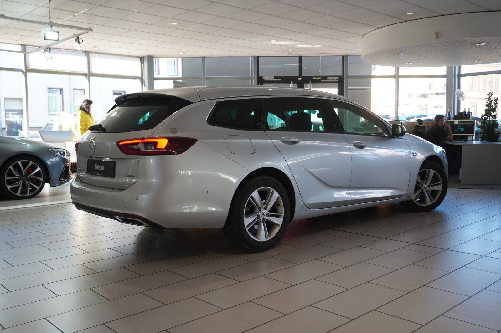 Fahrzeugabbildung Opel Insignia B ST 1.5T DYNAMIC NAVI/MATRIX/KAMERA/SH