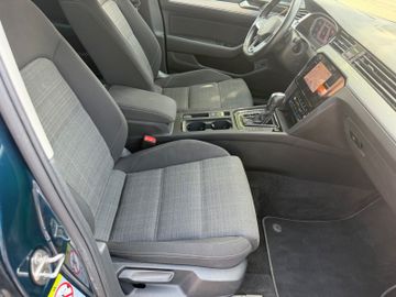 Volkswagen Passat - 9