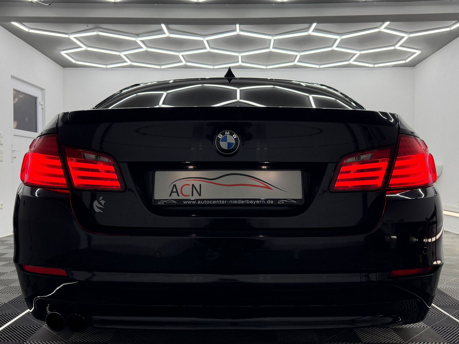 Fahrzeugabbildung BMW 530d Lim. Aut./eGSD/MEMORY/NAVI Prof/HuD/SZBLFT