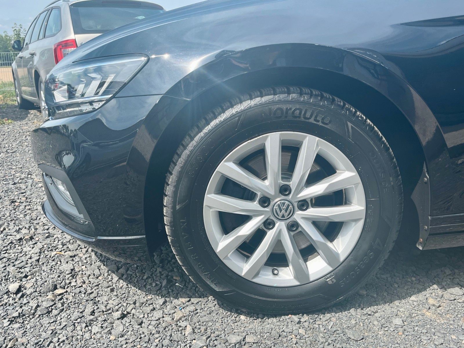 Fahrzeugabbildung Volkswagen Passat Variant 2.0 TDI Aut. Business Navi AHK AC
