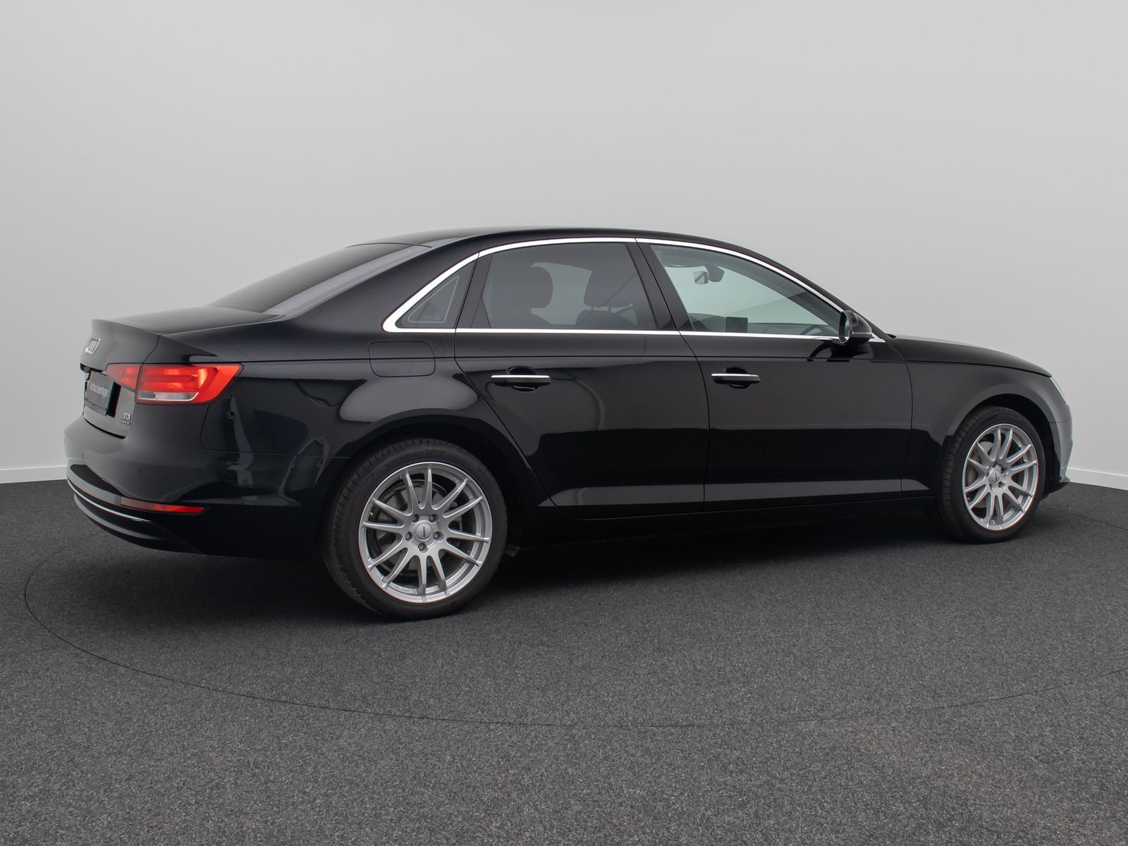 Fahrzeugabbildung Audi A4 quattro design Xenon PDC GSD Limit HiFi 18LM