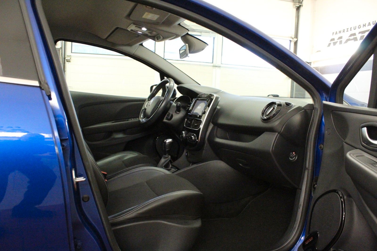 Fahrzeugabbildung Renault Clio TCe 90 Intens*Navi*Klima*PDC*