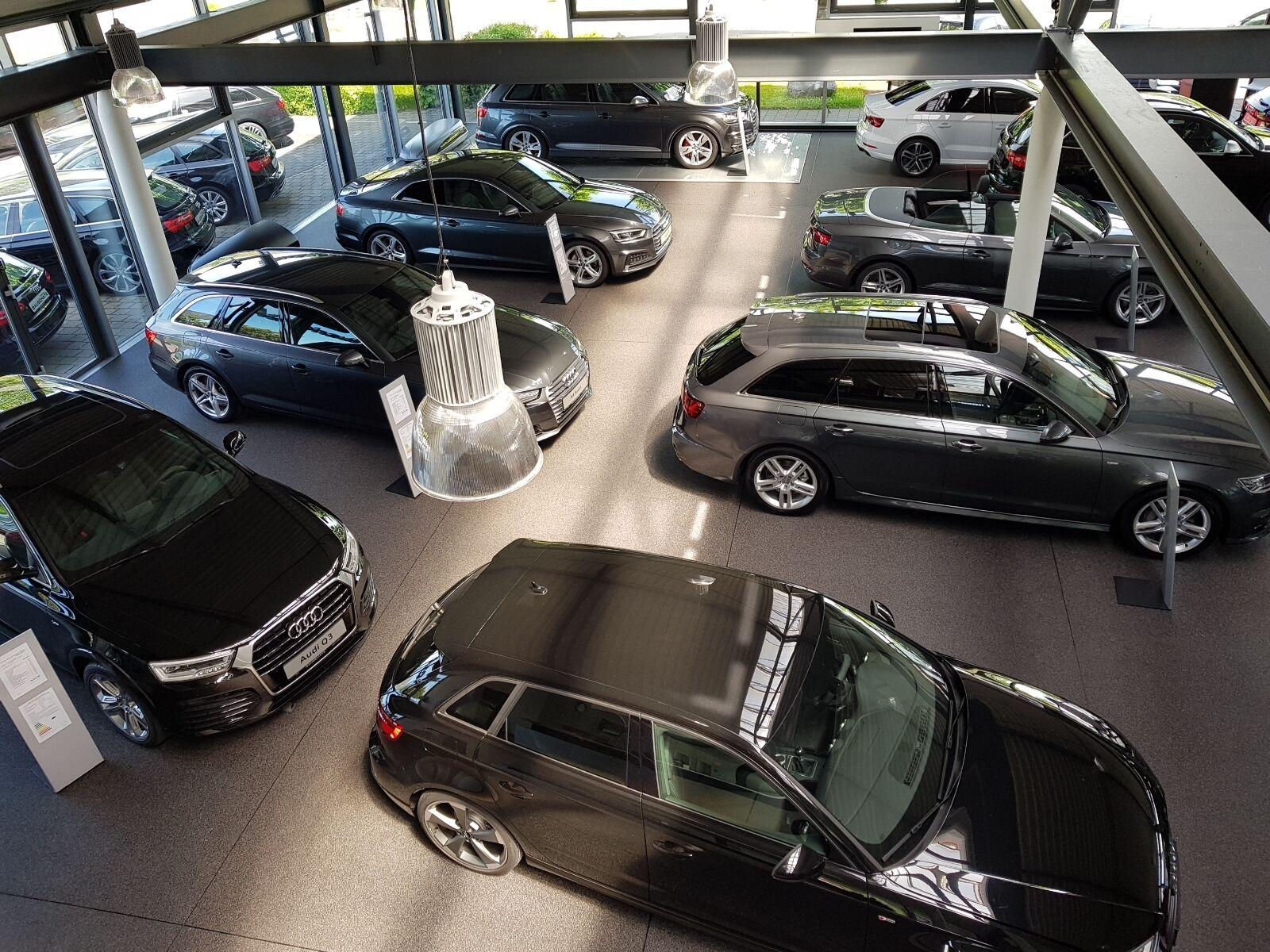 showroom-image-top