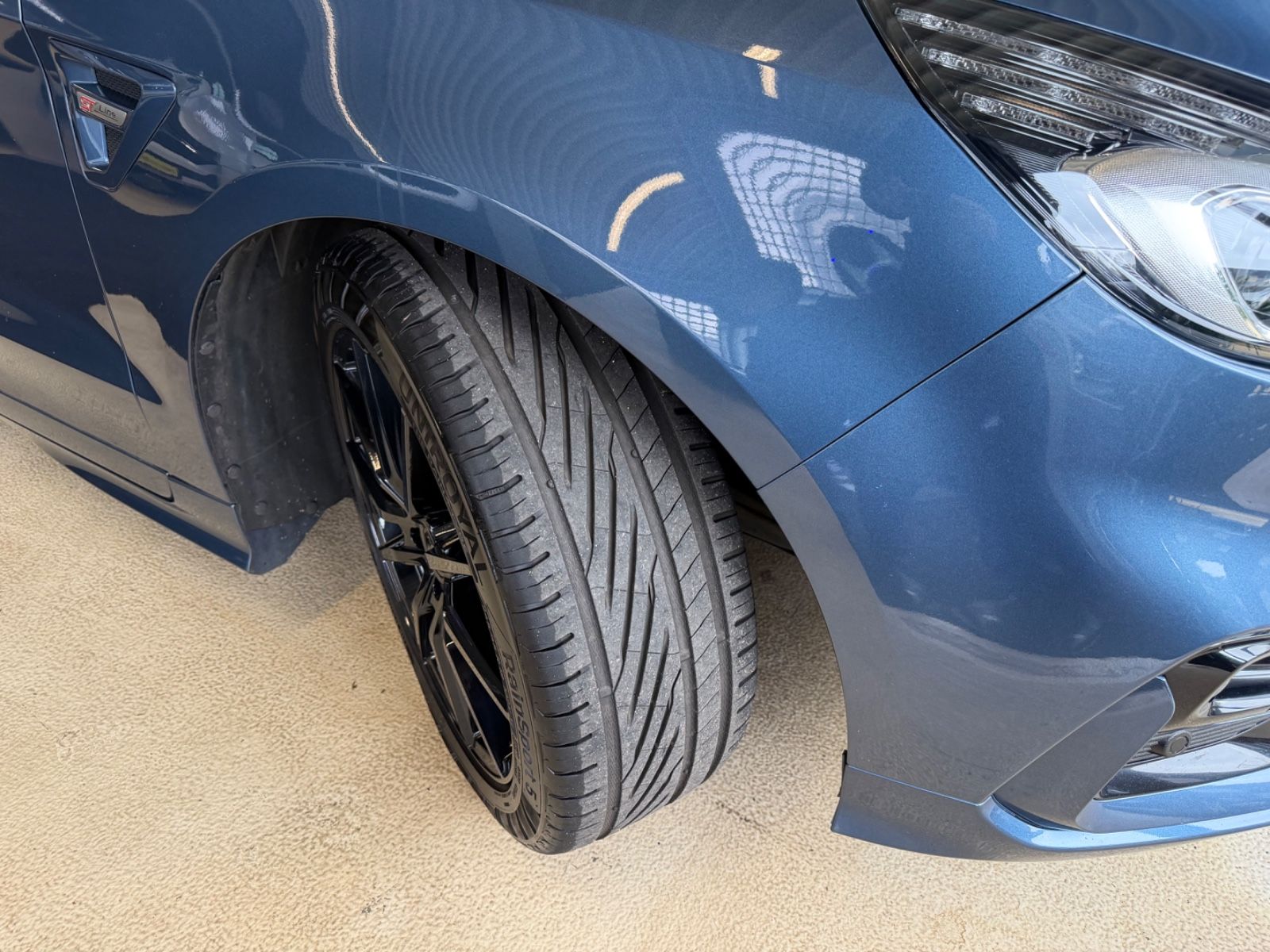 Fahrzeugabbildung Ford S-Max ST-Line *Pano* 7 Sitzer
