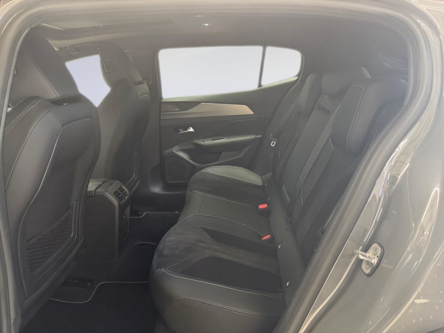 Peugeot 408 - Bild 12