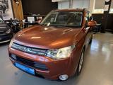 Mitsubishi Outlander 2.2 DI- 4WD 1HAND AHK XENON RKM 7 SITZ - Mitsubishi Gebrauchtwagen von 2013