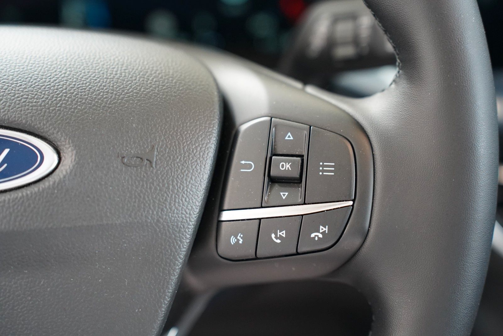 Fahrzeugabbildung Ford Focus Active X*PANO*ACC*RFK*WINTER-P.*ALLWETTER