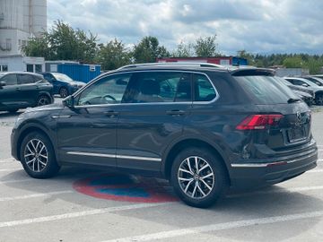 Volkswagen Tiguan - 12