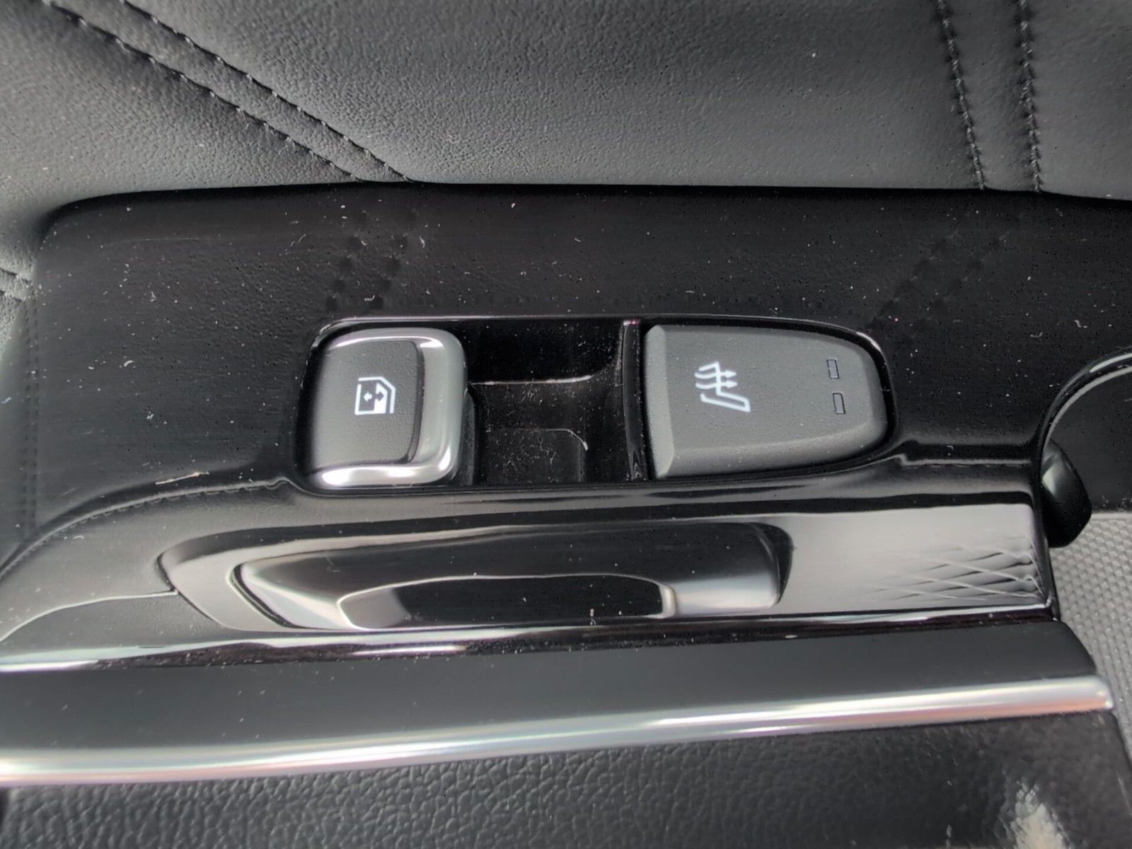 Fahrzeugabbildung Kia SORENTO PHEV 4WD PLATINUM PANO+BOSE+NAV+360+LED+