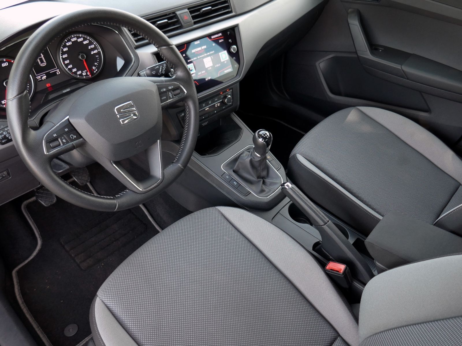 Fahrzeugabbildung SEAT Ibiza Style 1.0 TSI | RFK Navi App DAB+
