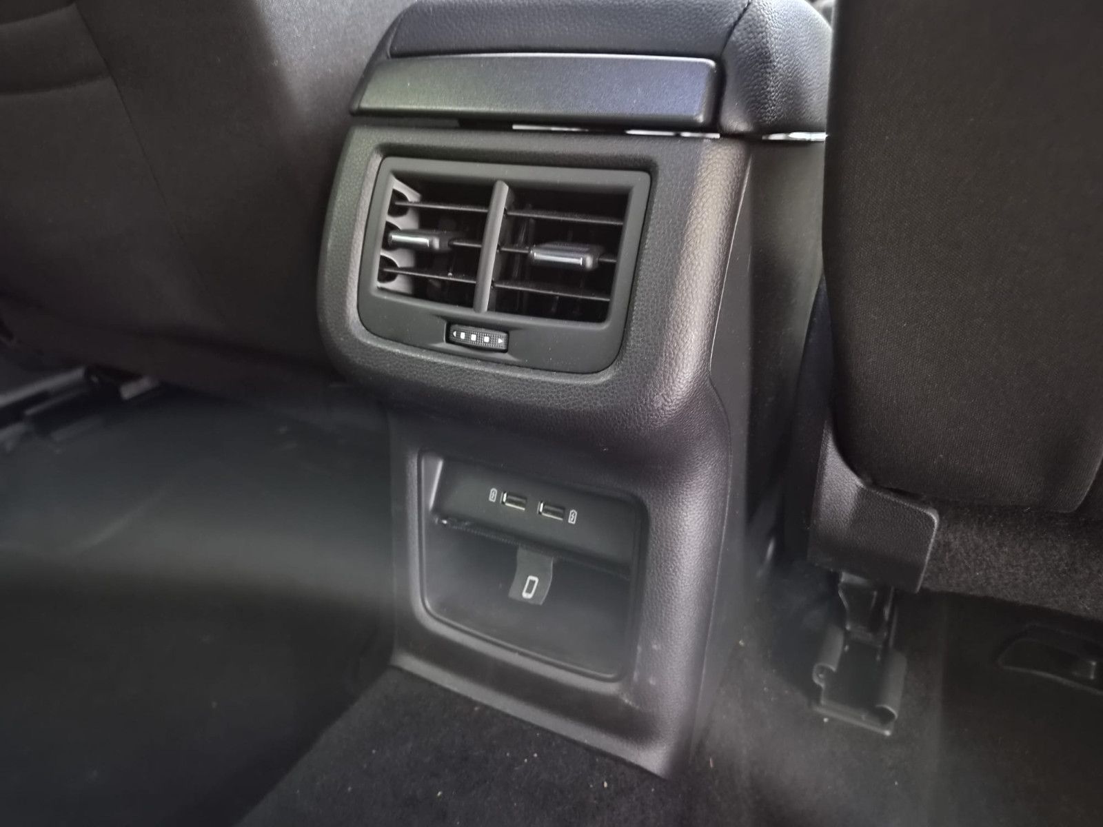 Fahrzeugabbildung SEAT Ateca Xcellence / 1. H./ Navi/Kamera / AHK