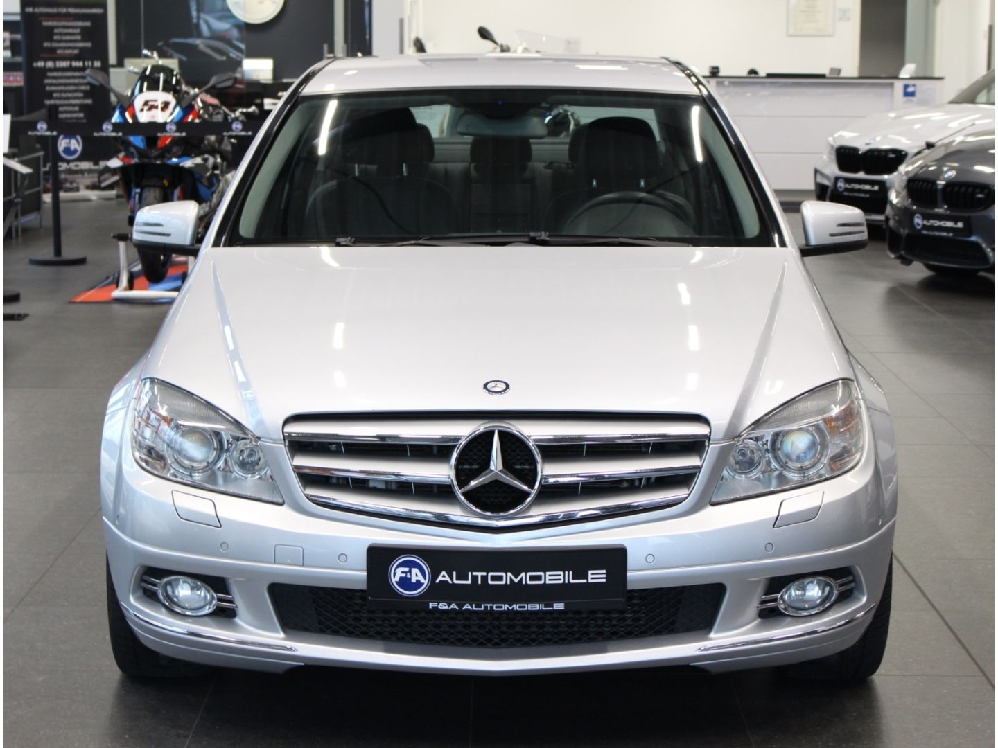 Fahrzeugabbildung Mercedes-Benz C 350 CDI *Avantgarde  *PDC *Navi*Xenon*AHK