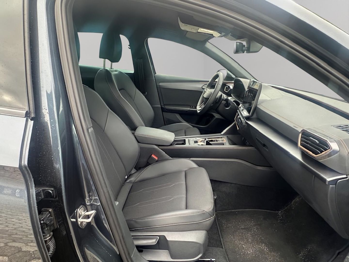 Fahrzeugabbildung CUPRA Leon Sportstourer 2.0 TDI 110 kW Navi LED ACC