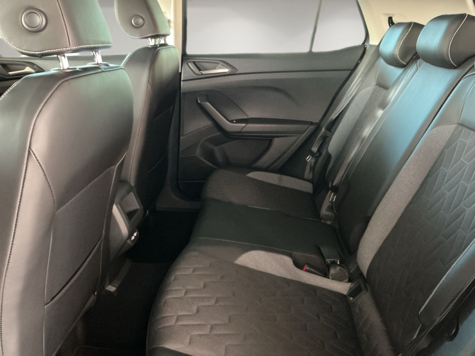 Volkswagen T-Cross - Bild 12