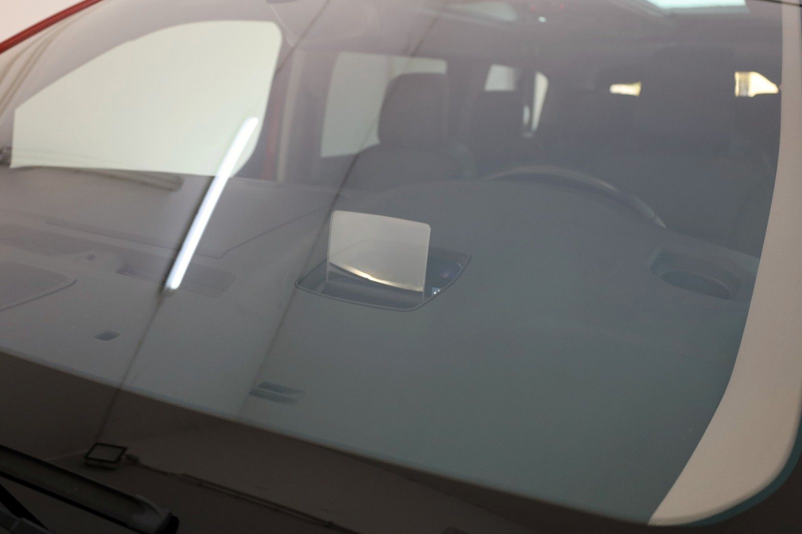 Fahrzeugabbildung Peugeot Traveller Allure L3 8 Sitzer,Leder,Navi,LED,AHK