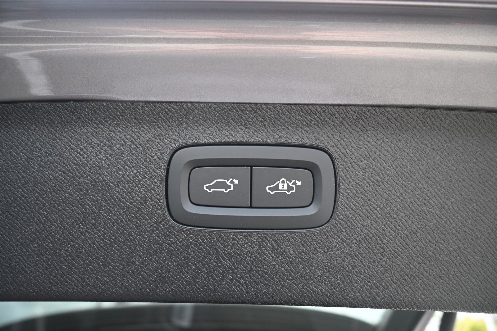 Fahrzeugabbildung Volvo XC90 T8 AWD Ultra Dark*STDHZG*360°*LUFT*ACC*AHK