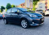 Toyota Yaris Hybrid Club 1.Hand Navi Kamera SHZG PDC - Toyota Yaris aus 2012 mit Hybrid-Antrieb