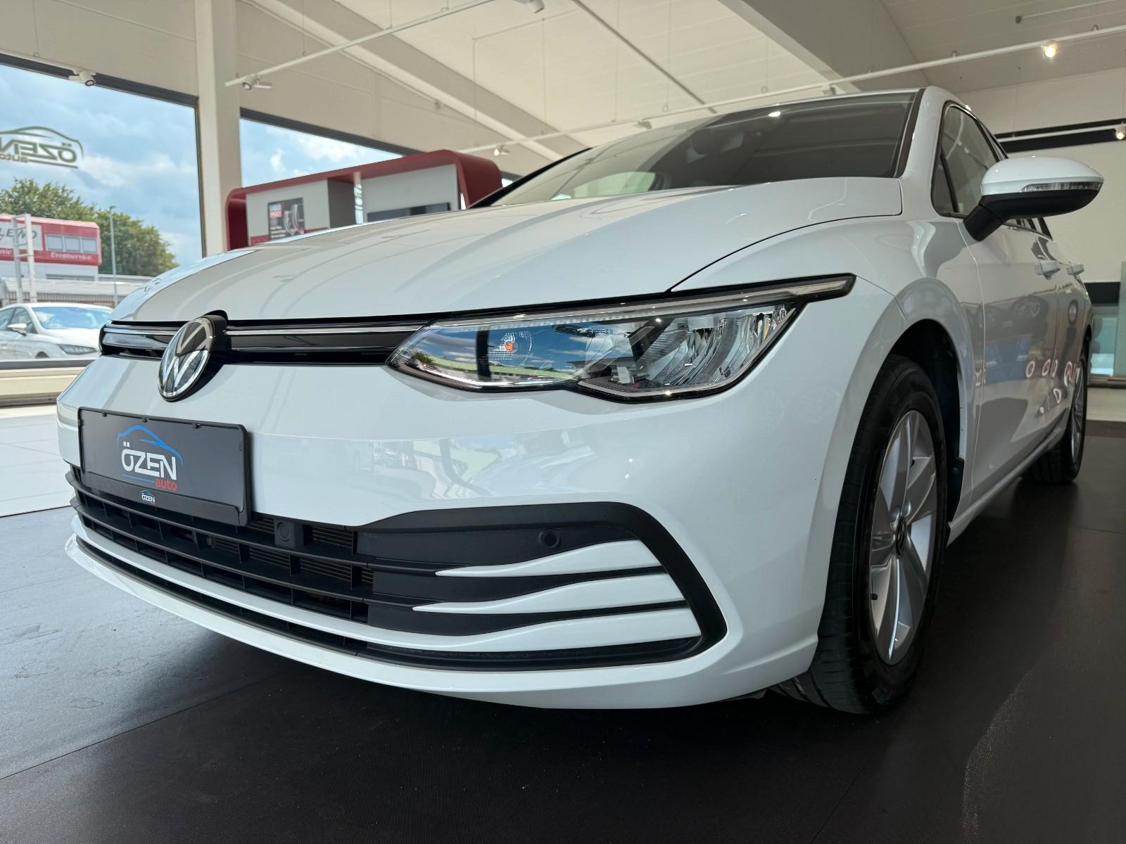Volkswagen Golf VIII Life *ACC*SHZ*AMBIENTE*LANE*LED*
