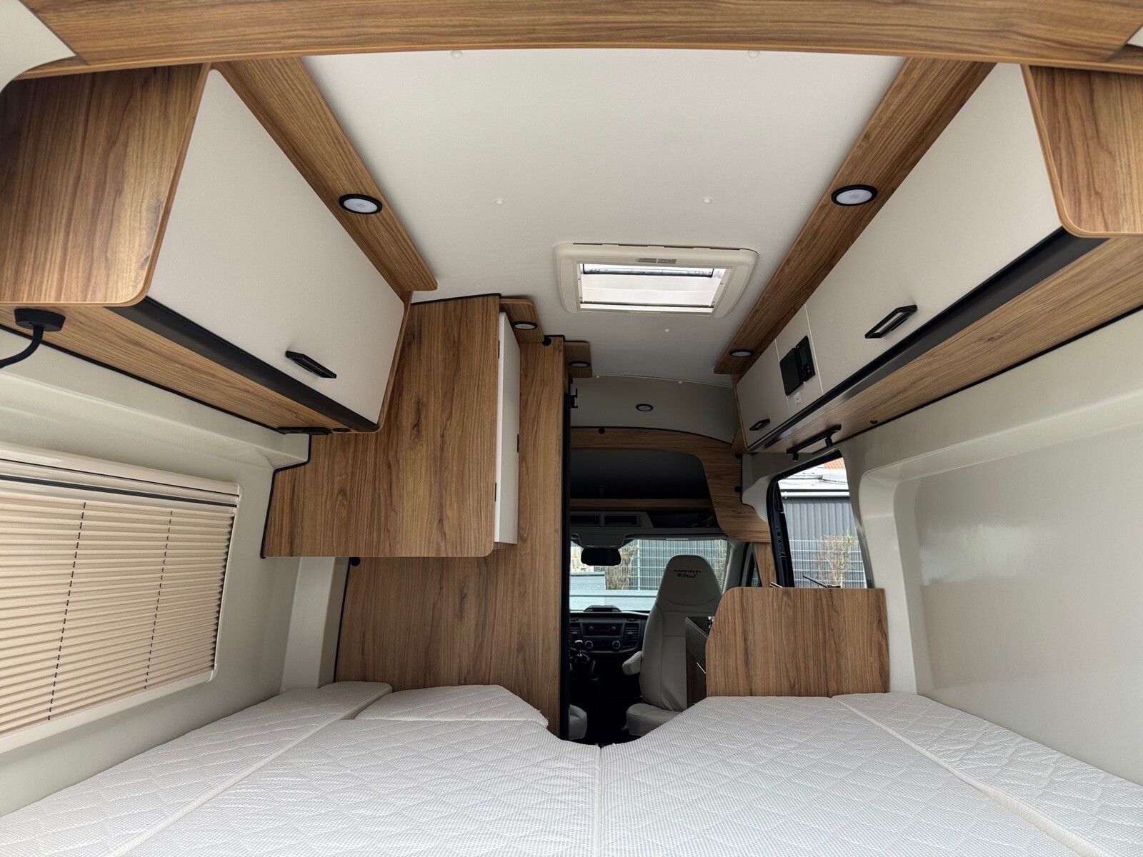 Fahrzeugabbildung Karmann Dexter 4x4 DE 570 AW Klima, RFK, Heizung 4KW