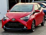 Toyota Aygo x-play Team D Rückfahr.Kam Autom. - Toyota in Frankfurt (Main): Aygo
