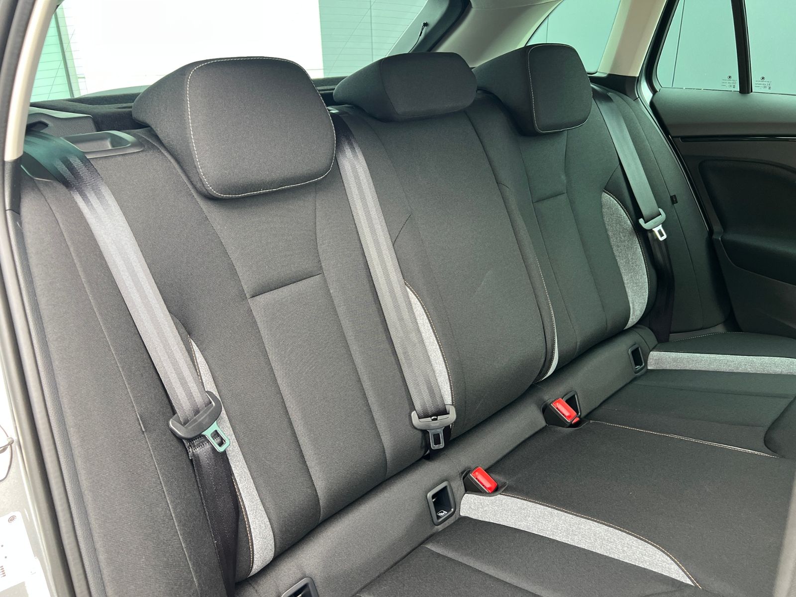 Fahrzeugabbildung SKODA Scala Selection 1.0 TSI DSG *ACC, Sitzhzg., 16'-