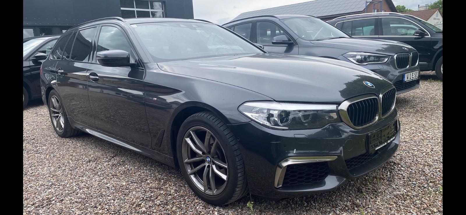 BMW 520 i M Sport HUD+ STandheizung+AHK+Display