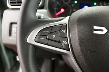 Fahrzeugabbildung Dacia Duster TCe130 Expression*Media Display*Sitzhzg*