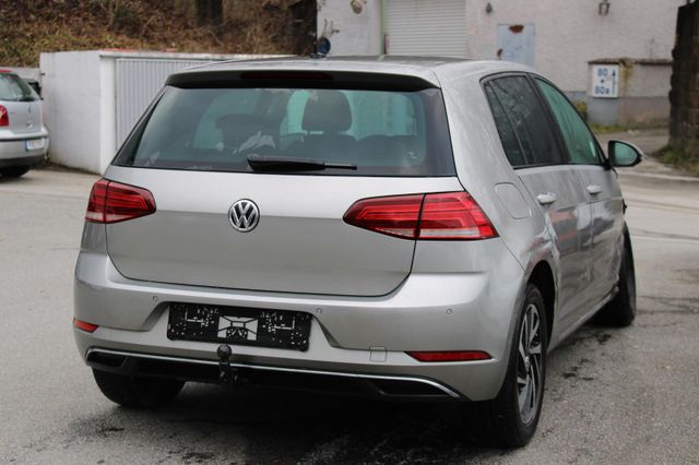 Volkswagen Golf 1.0 TSI