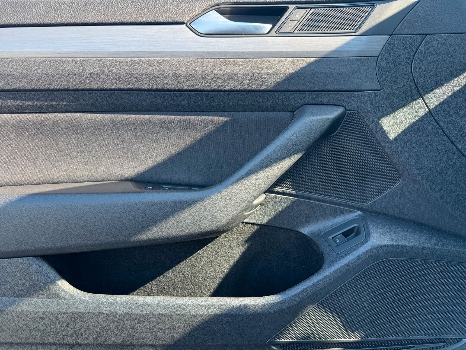 Fahrzeugabbildung Volkswagen Passat Variant Conceptline 1.5 TSI