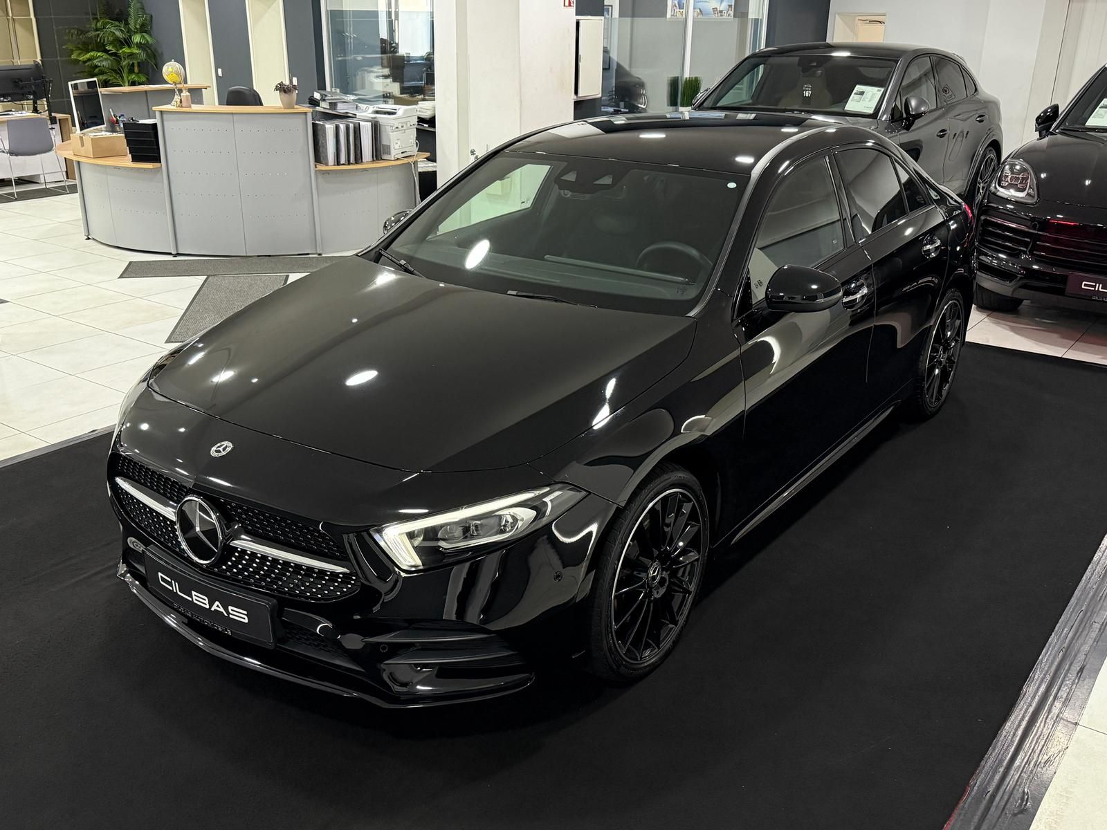 Mercedes-Benz A 250 e 9G LIMO*AMG-LINE*DISTR.*AMBI*NIGHT*LED*