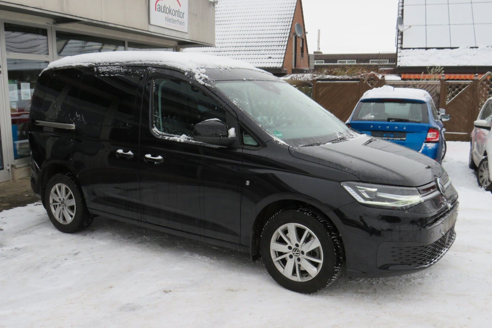 Fahrzeugabbildung Volkswagen Caddy Life DSG NAVI PDC SITZHEIZUNG 1.HD