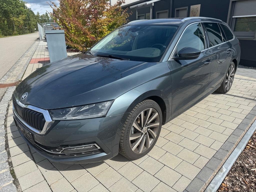 Skoda Octavia Combi First Edition, ACC, AHK, DSG
