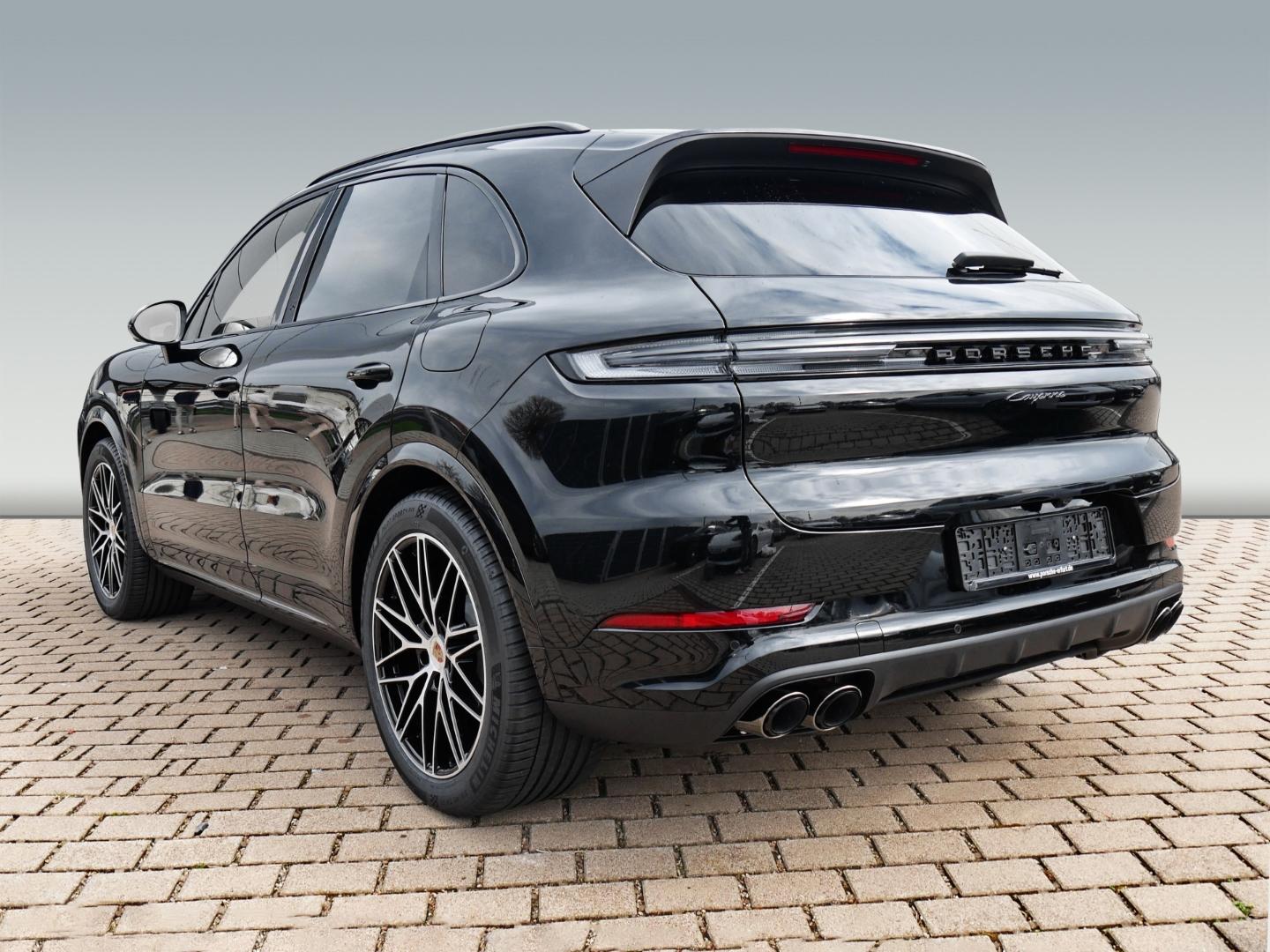 Porsche Cayenne E-Hybrid Black Edition sofort lieferbar