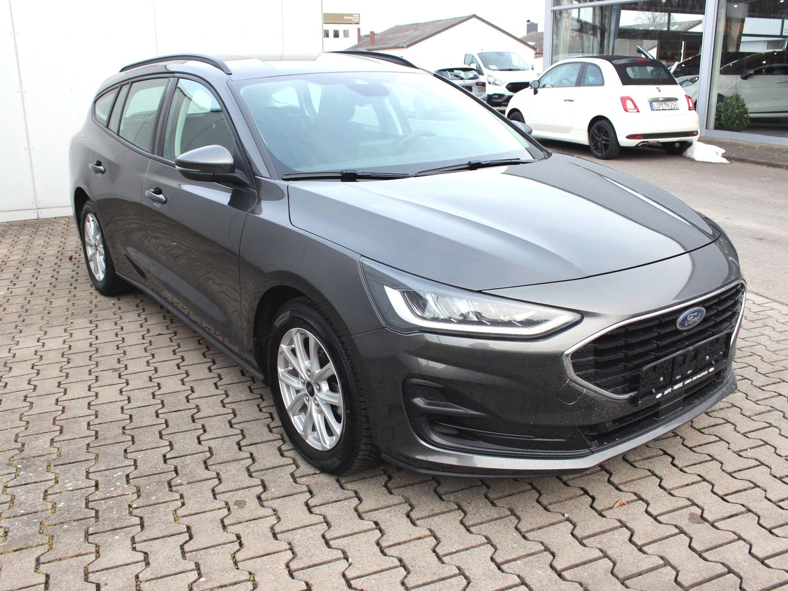 Fahrzeugabbildung Ford Focus Cool & Connect 1,5 EcoBlue