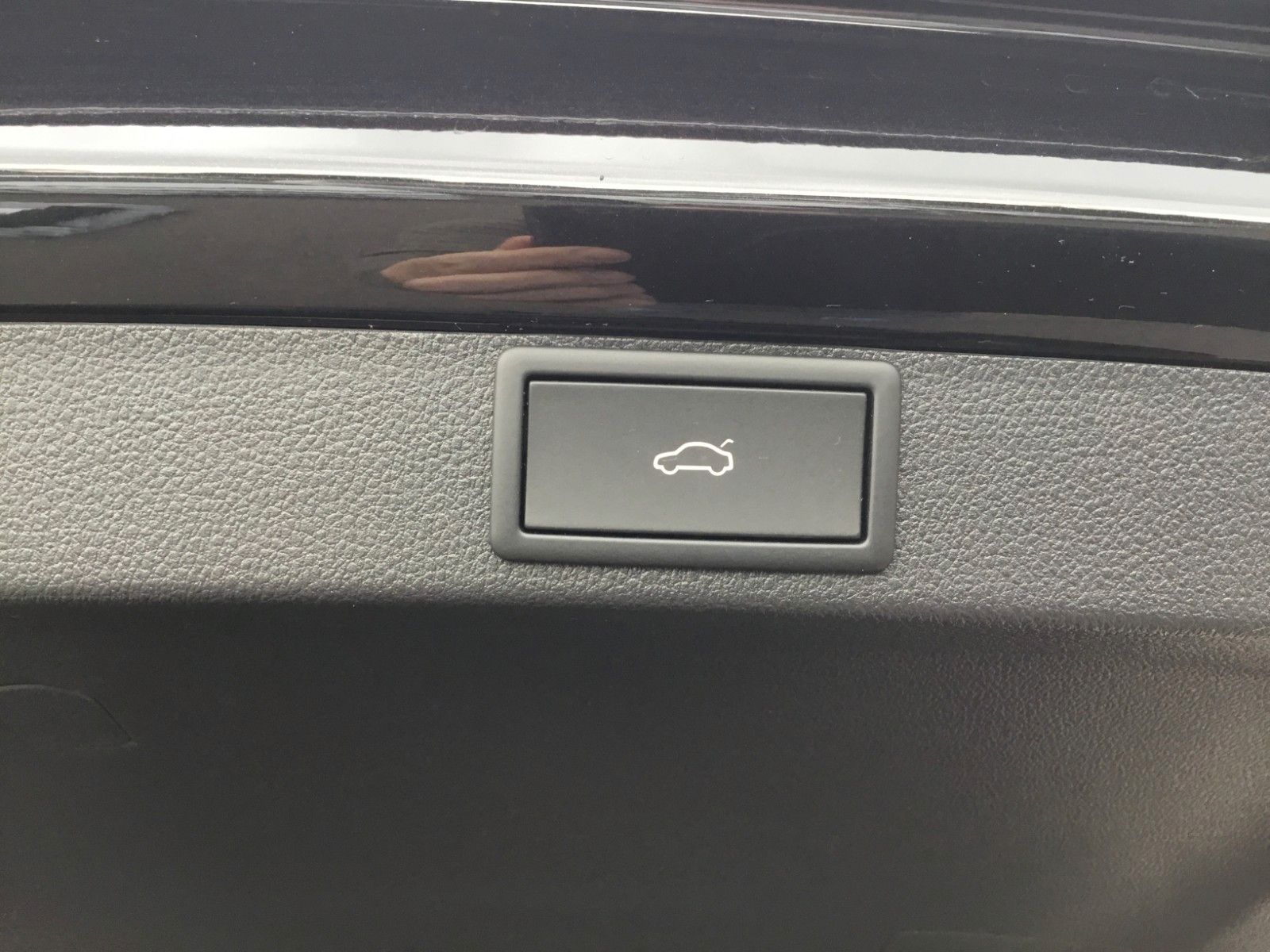 Fahrzeugabbildung SKODA Octavia 2.0TSI DSG RS Combi+AHK+Standheizung+19"
