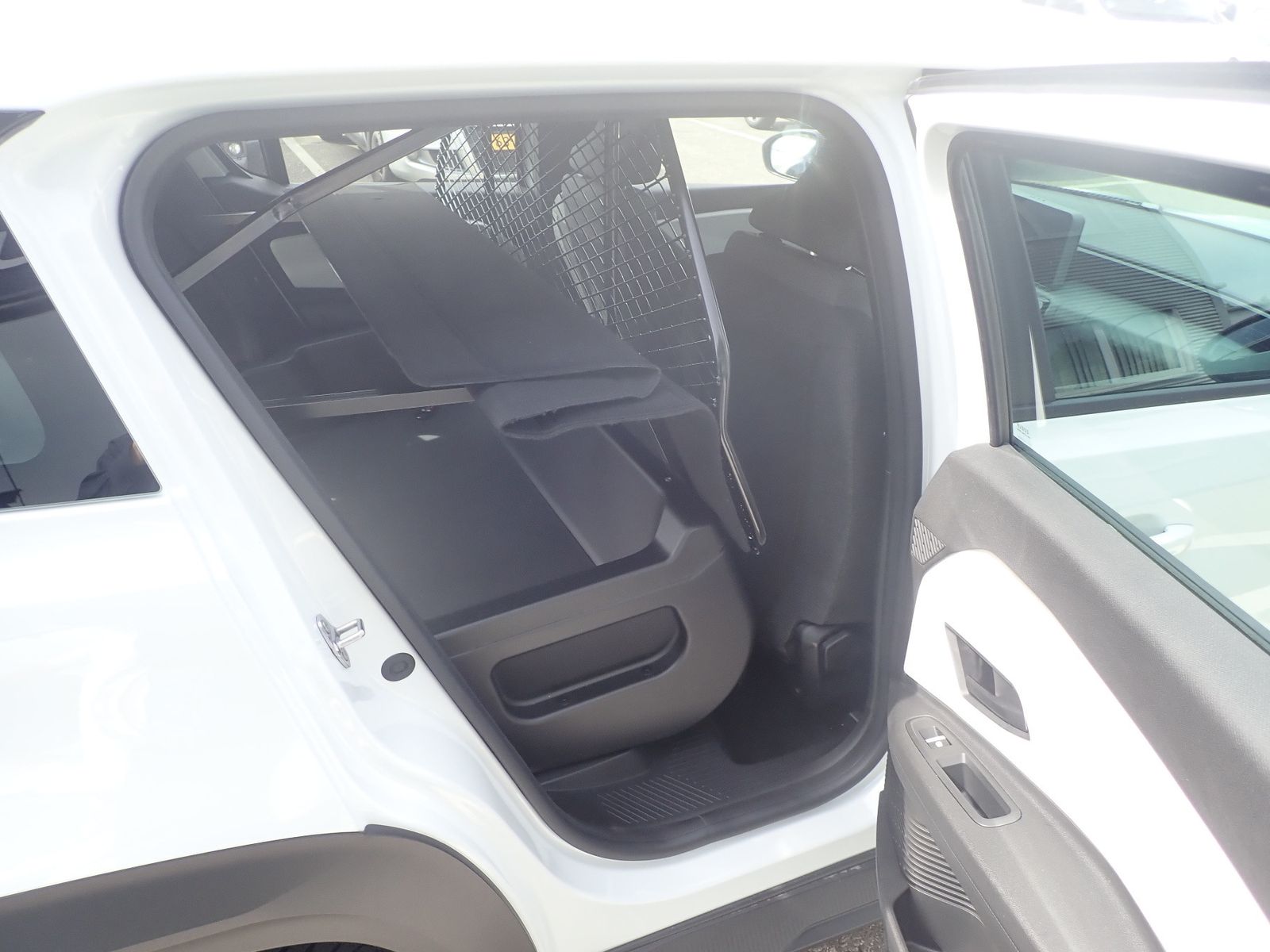 Fahrzeugabbildung Renault R 4 E-Tech elektrisch Advance 150 Comfort Range