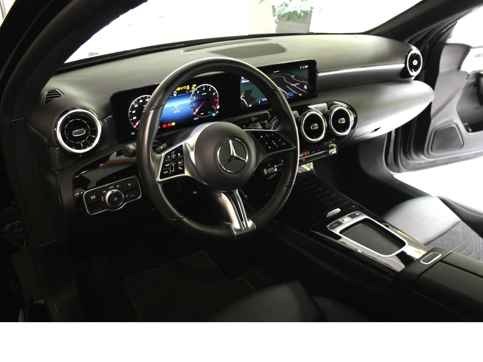 Fahrzeugabbildung Mercedes-Benz A 180 Progres.Advanced *LED*Totwinkel*360°Kamera