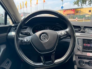 Volkswagen Passat - 10